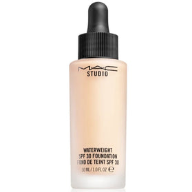MAC Cosmetics Studio Waterweight Foundation SPF30 - NC15